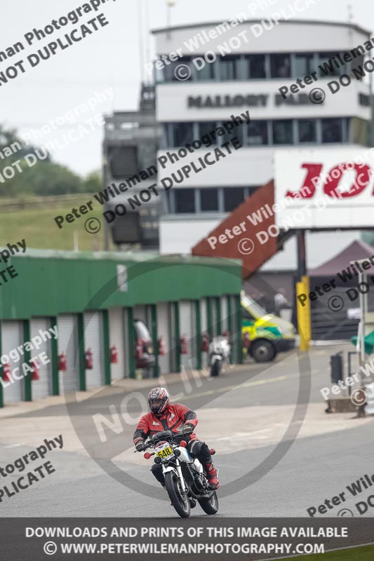 Vintage motorcycle club;eventdigitalimages;mallory park;mallory park trackday photographs;no limits trackdays;peter wileman photography;trackday digital images;trackday photos;vmcc festival 1000 bikes photographs
